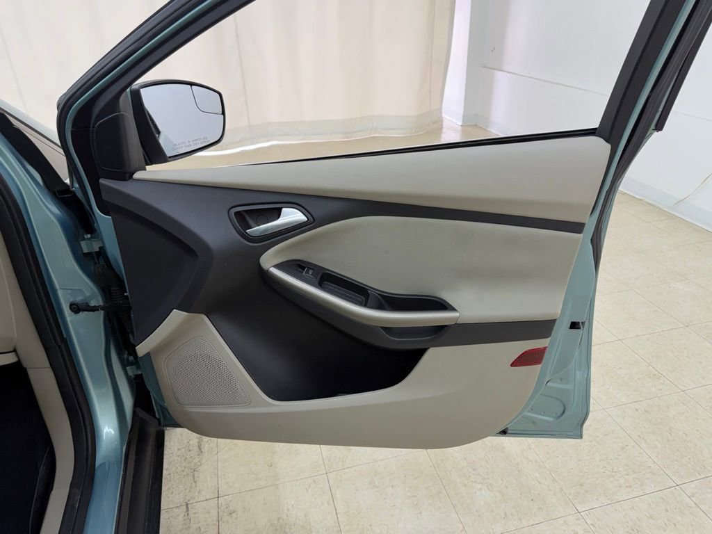 Used 2012 Ford Focus SEL image 9