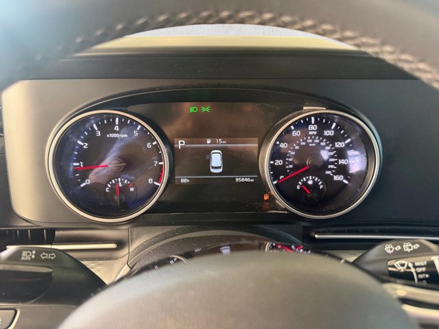 Used 2024 Kia Carnival LX FWD image 9