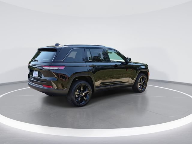 New 2026 Jeep Grand Cherokee Limited w/ Limited Altitude Package AWD/4WD image 8