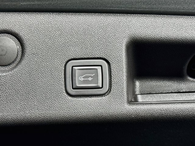 Used 2024 Chevrolet Equinox LT FWD image 41