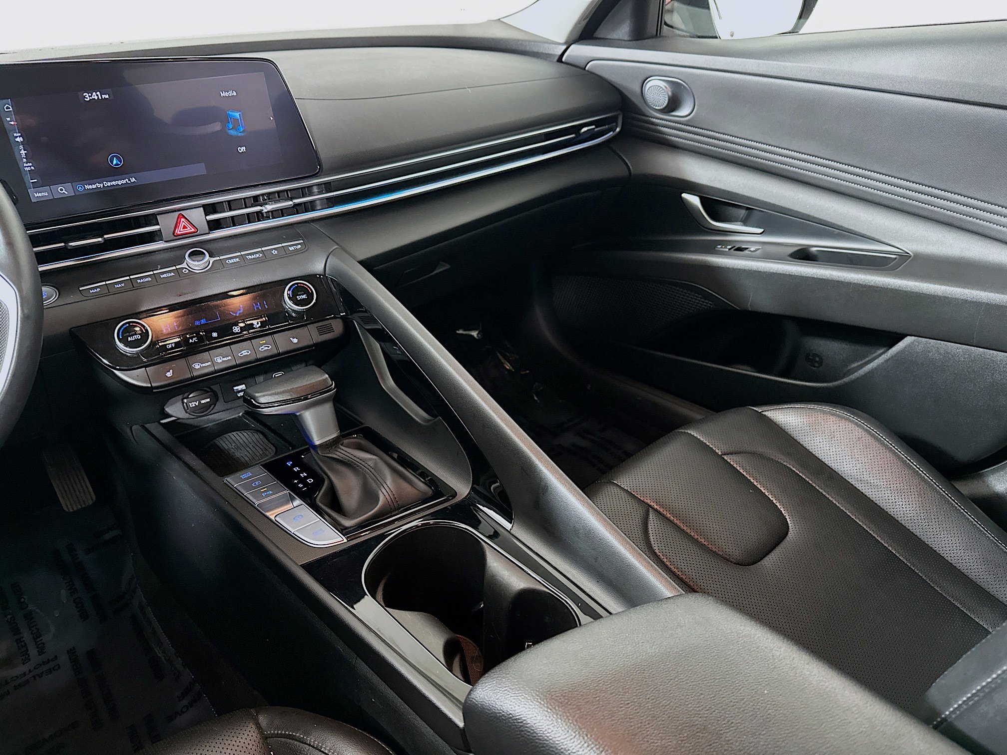 Certified 2024 Hyundai Elantra Limited image 23