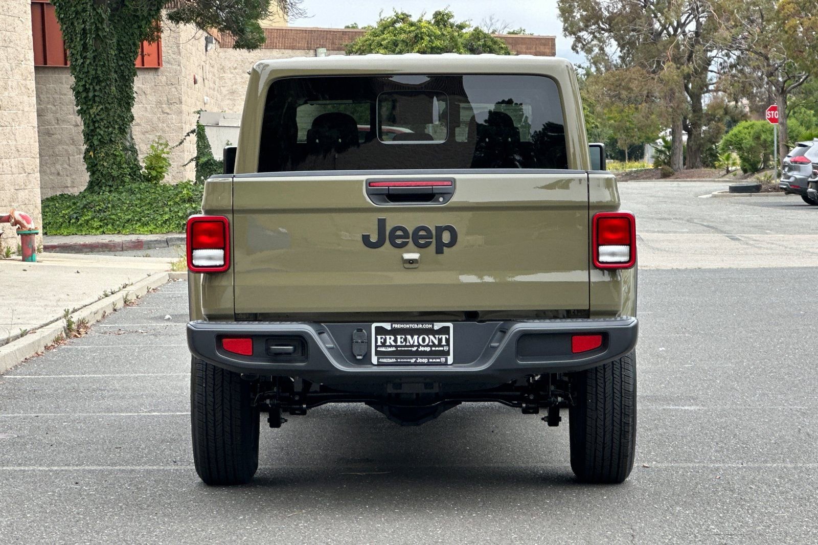 New 2026 Jeep Gladiator Sport AWD/4WD image 4