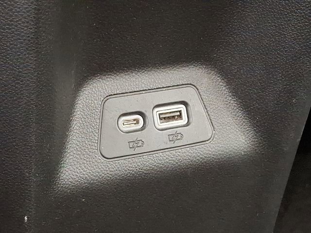 Used 2021 Buick Envision Essence w/ Technology Package I image 14