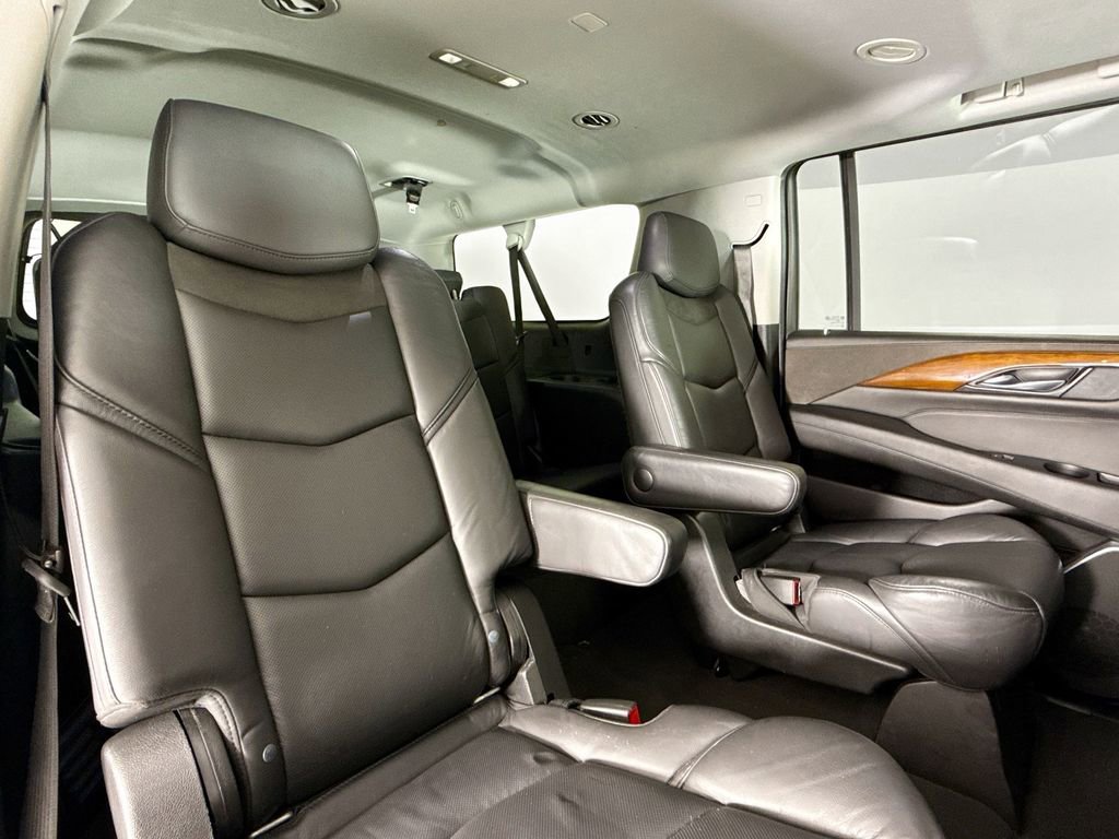Used 2019 Cadillac Escalade ESV Luxury image 15