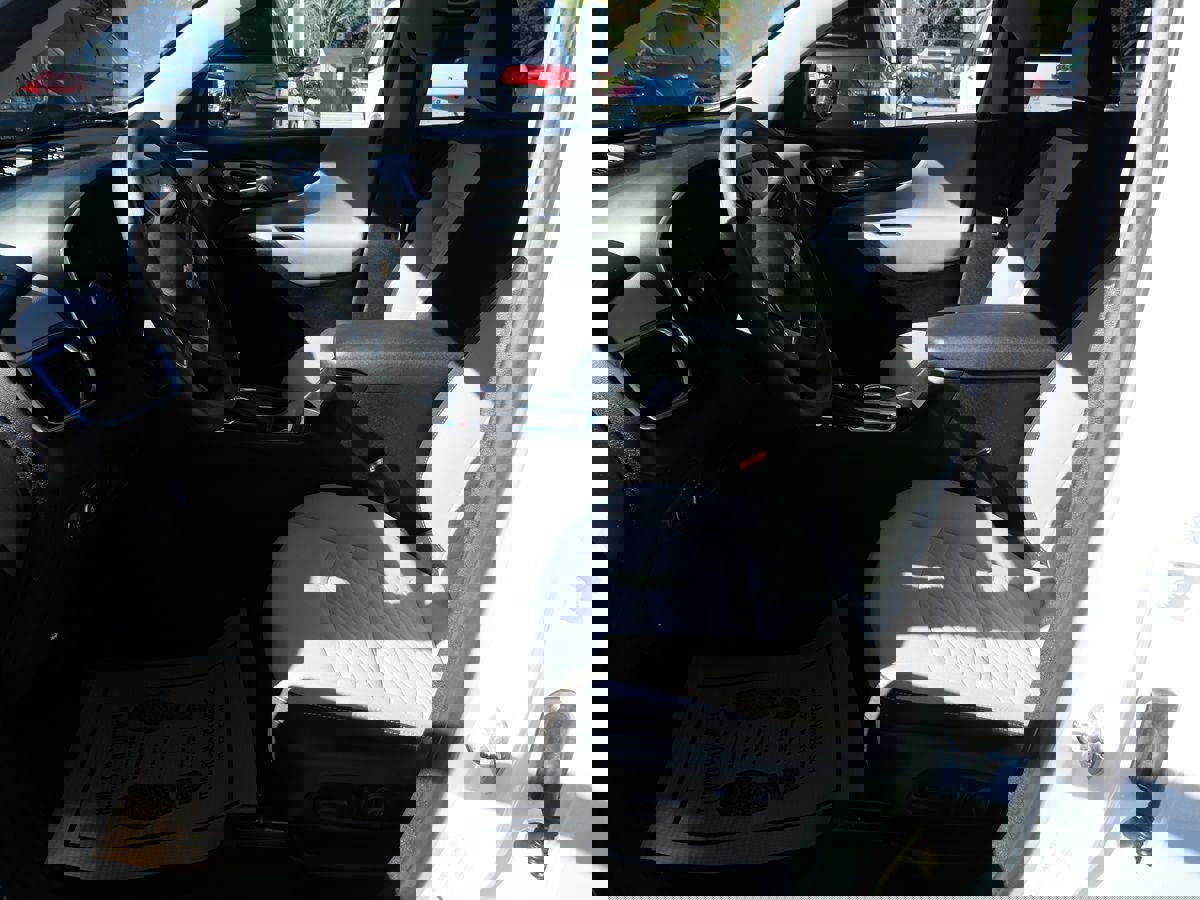 Used 2019 Chevrolet Equinox LS w/ LS Convenience Package image 10