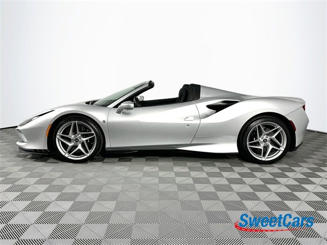 Used 2021 Ferrari F8 Tributo image 4