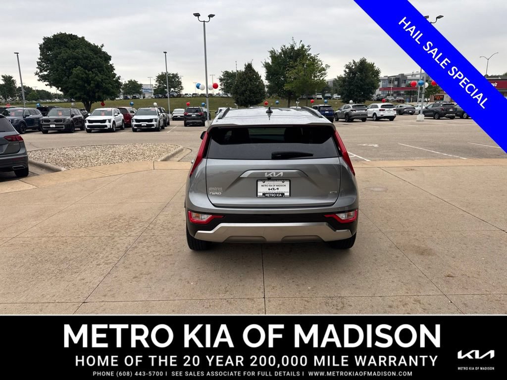 Used 2025 Kia Niro EX Touring FWD image 4