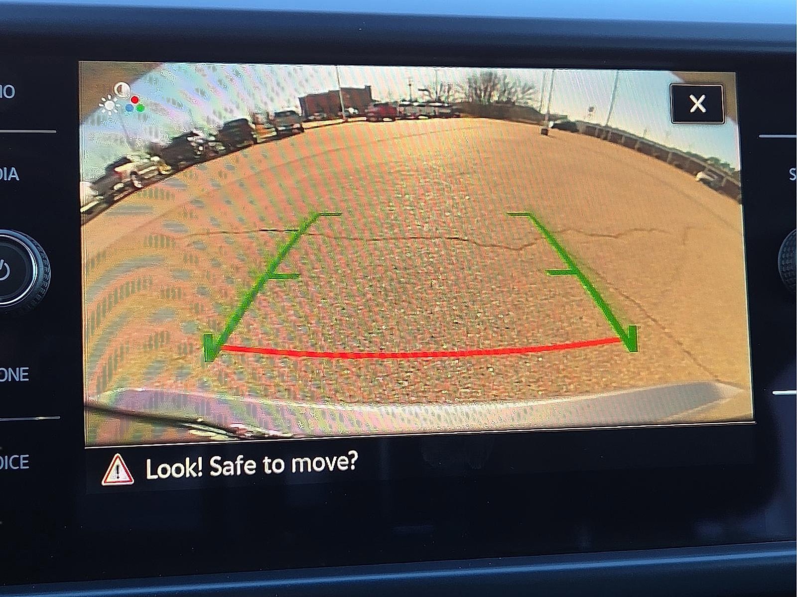 Used 2024 Volkswagen Taos SE image 16