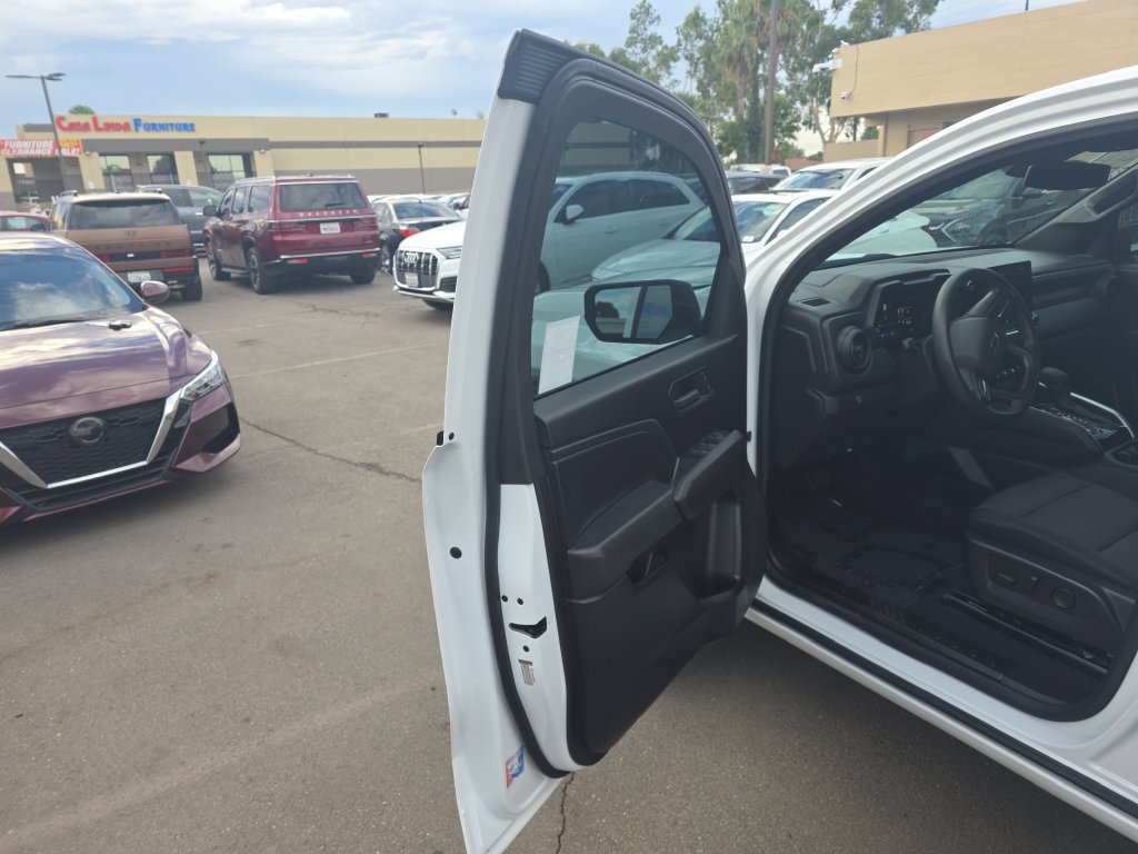 Used 2024 Chevrolet Colorado Trail Boss AWD/4WD image 10