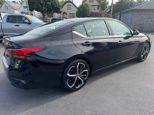 Used 2024 Nissan Altima 2.5 SR FWD image 6