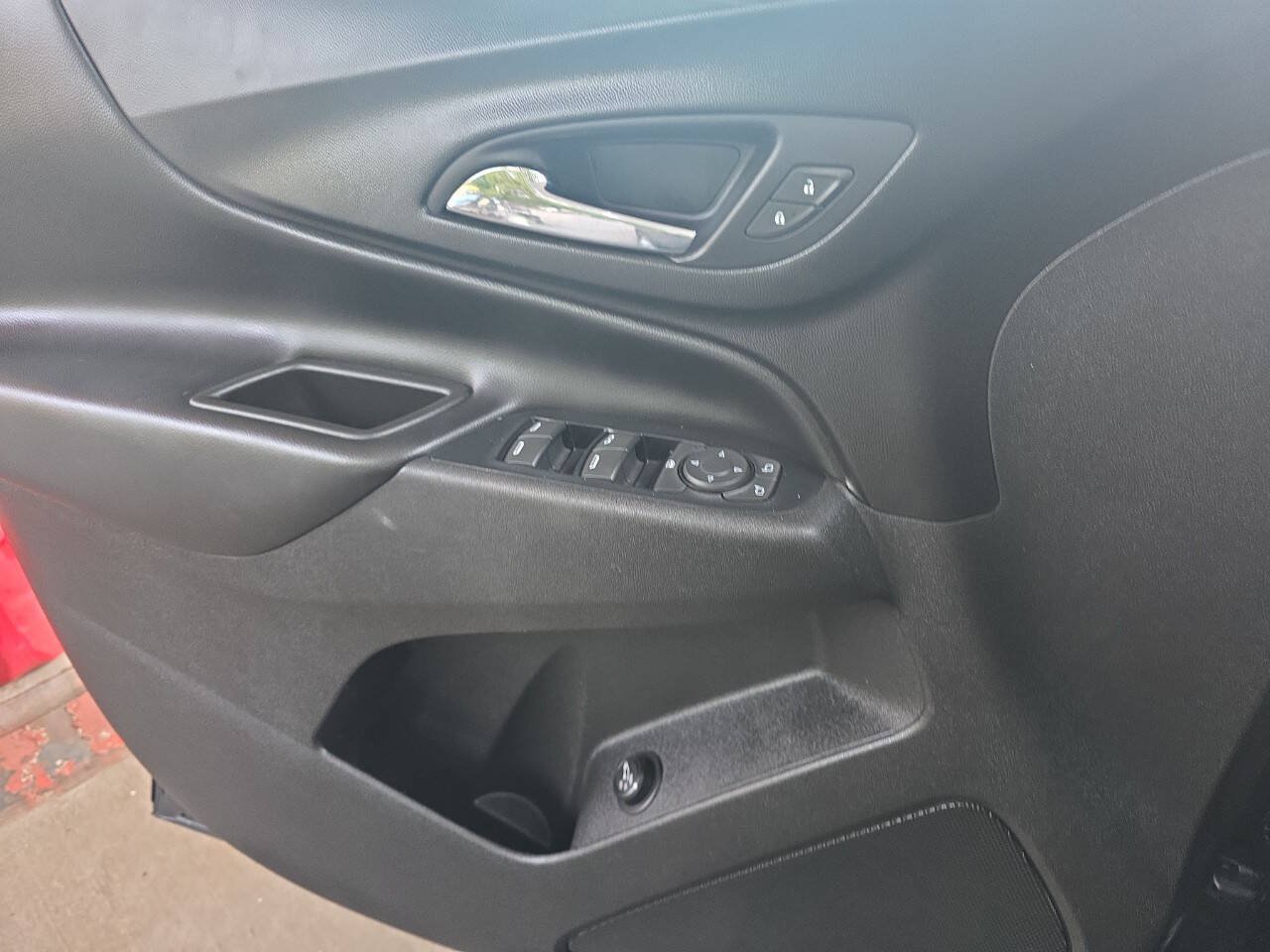 Used 2018 Chevrolet Equinox LT AWD/4WD image 9