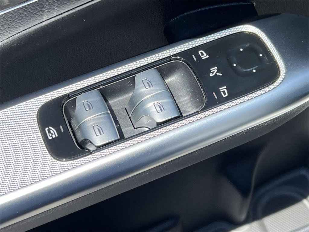 Certified 2025 Mercedes-Benz GLC 300 4MATIC image 13