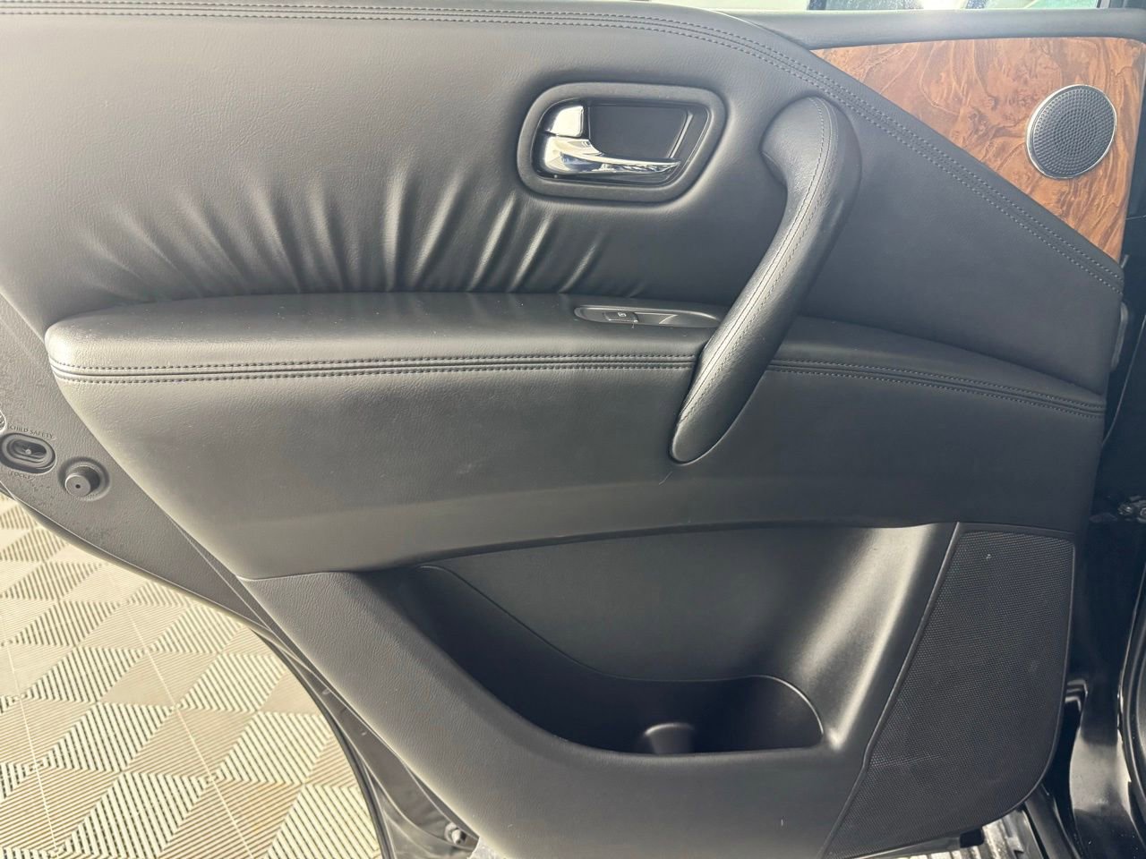 Used 2024 Nissan Armada SL w/ Captain's Chairs Package image 27