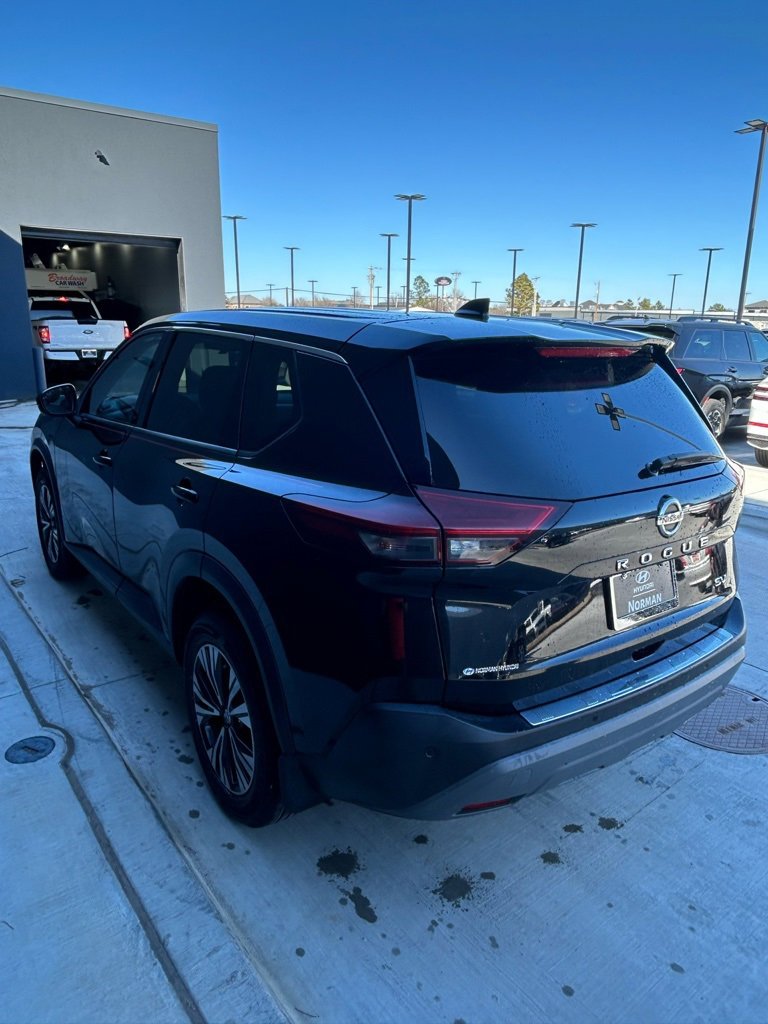 Used 2021 Nissan Rogue SV image 5