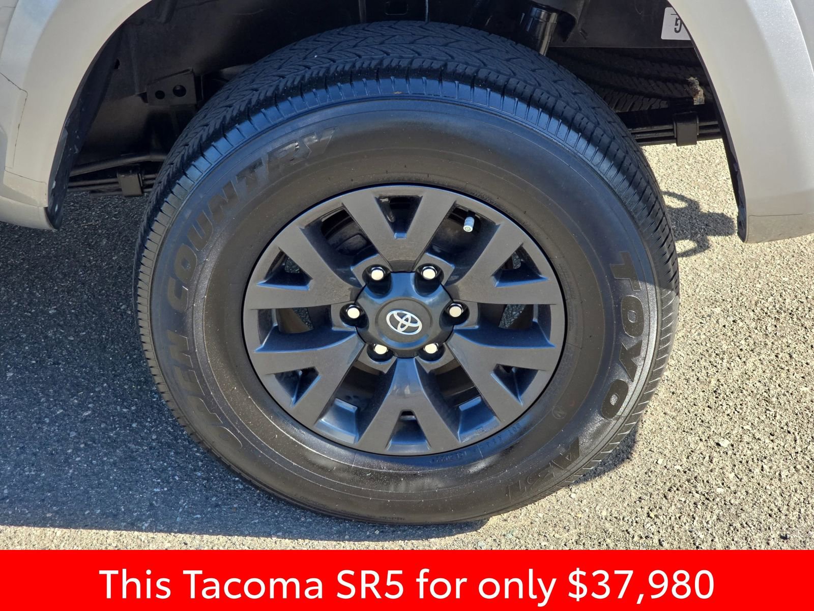 Used 2023 Toyota Tacoma SR5 w/ Technology Package AWD/4WD image 39
