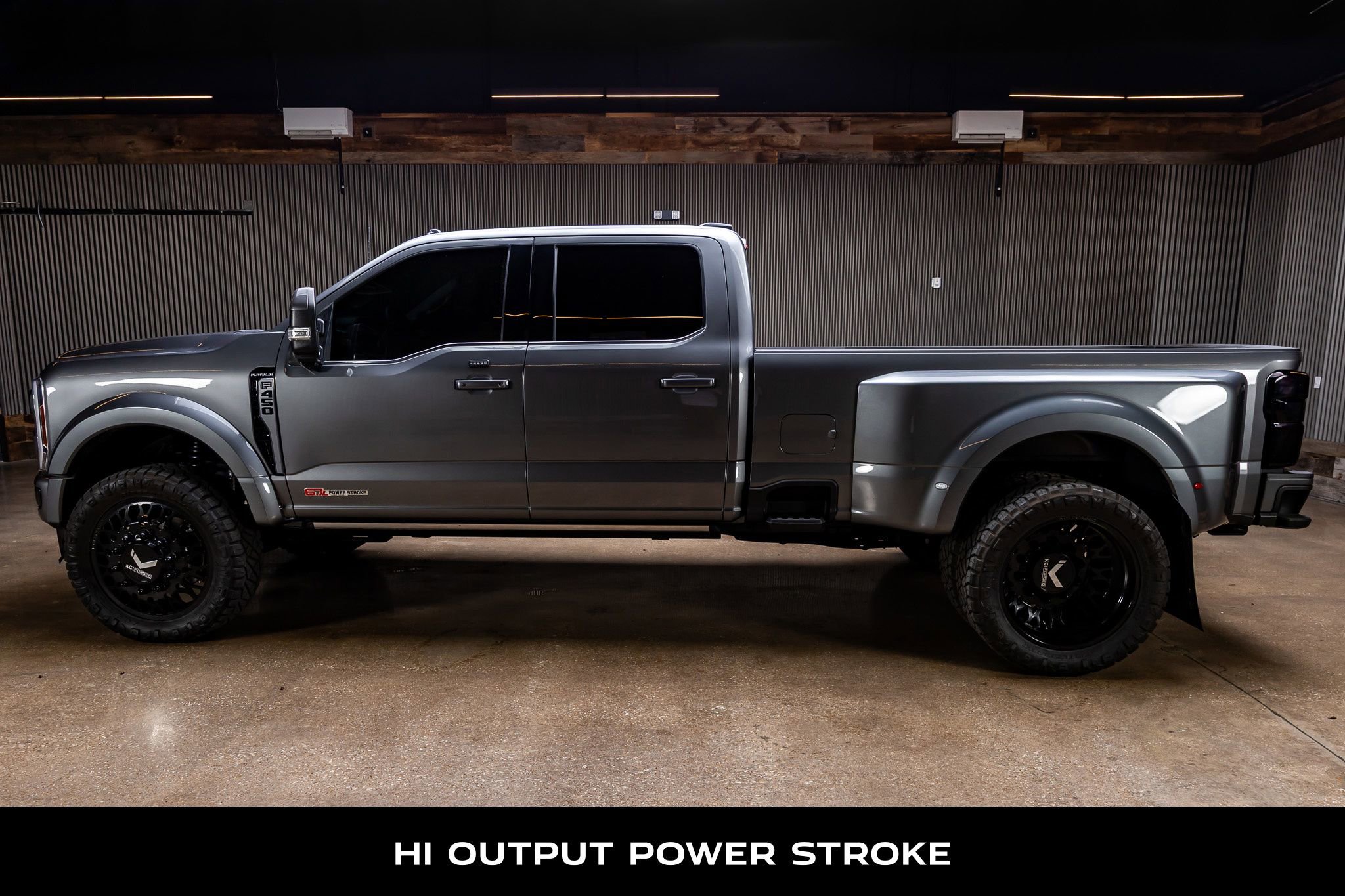 Used 2025 Ford F450 Platinum w/ Platinum Plus Package image 5