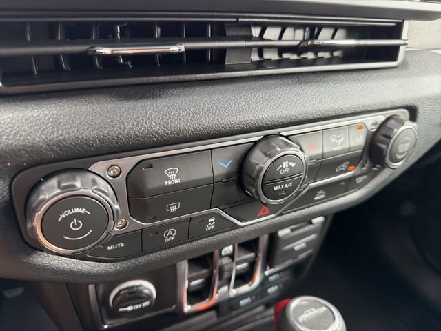 Used 2025 Jeep Gladiator Sport AWD/4WD image 17