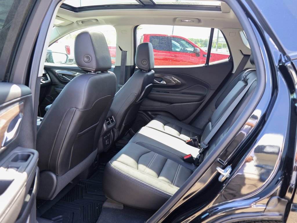 Used 2024 GMC Terrain Denali w/ Black Diamond Edition image 11