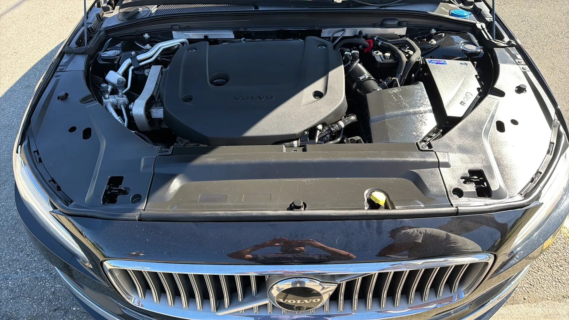 Used 2024 Volvo S90 B6 Plus AWD/4WD image 22