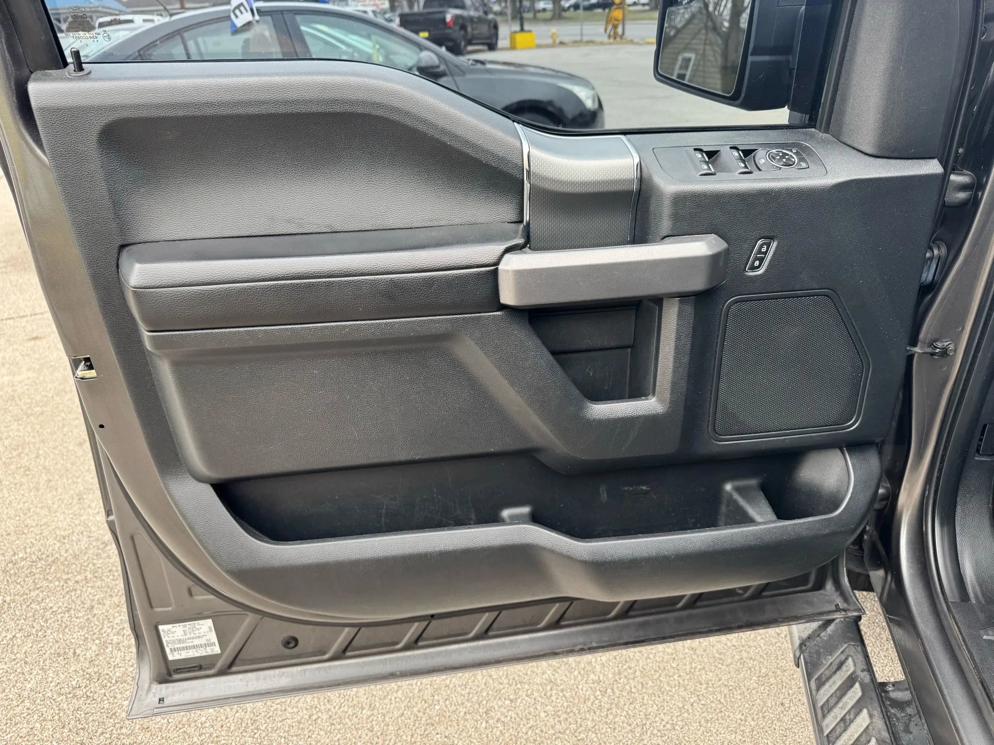 Used 2015 Ford F150 XLT w/ Equipment Group 301A Mid image 14