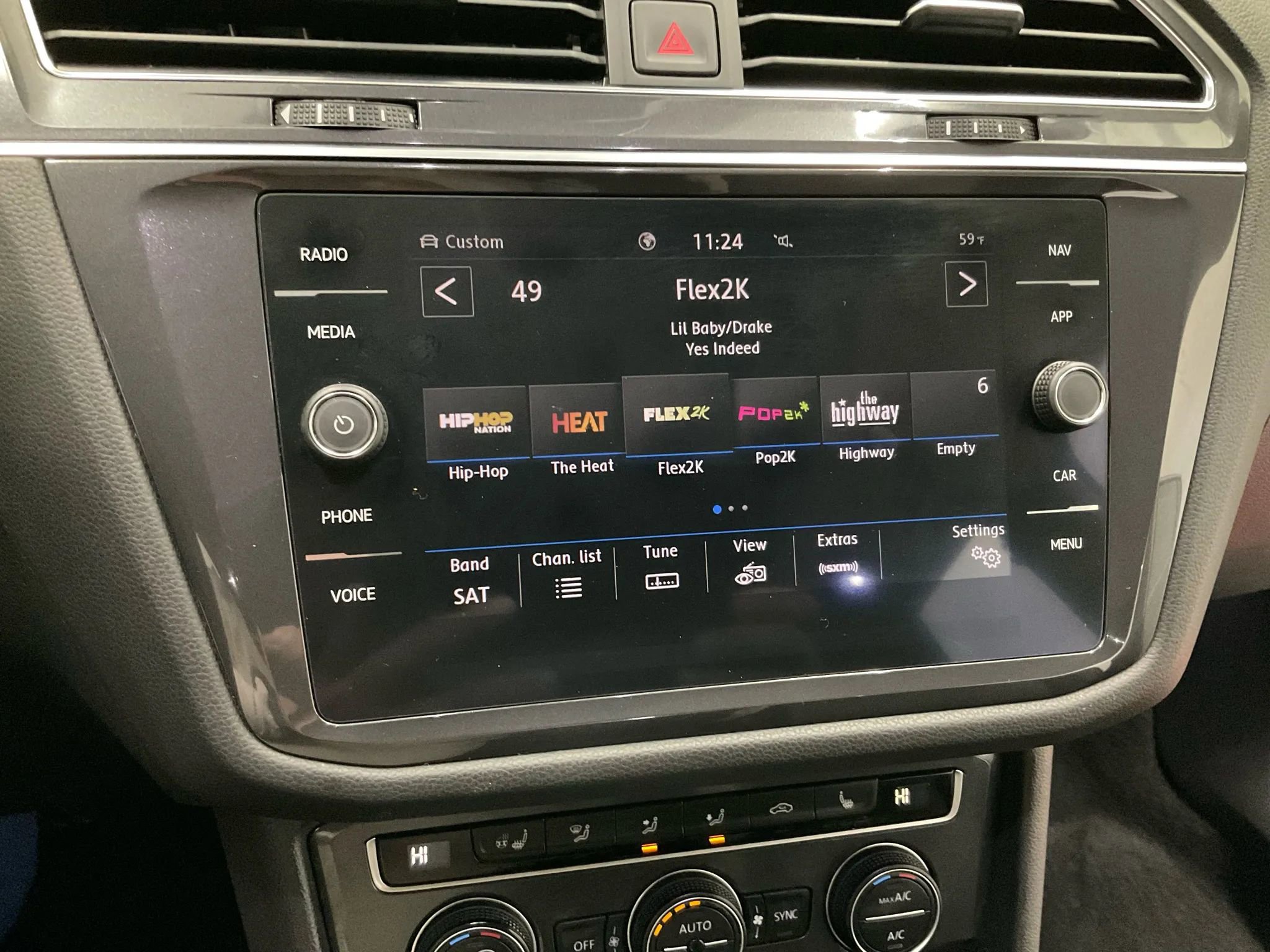 Used 2020 Volkswagen Tiguan SEL image 19