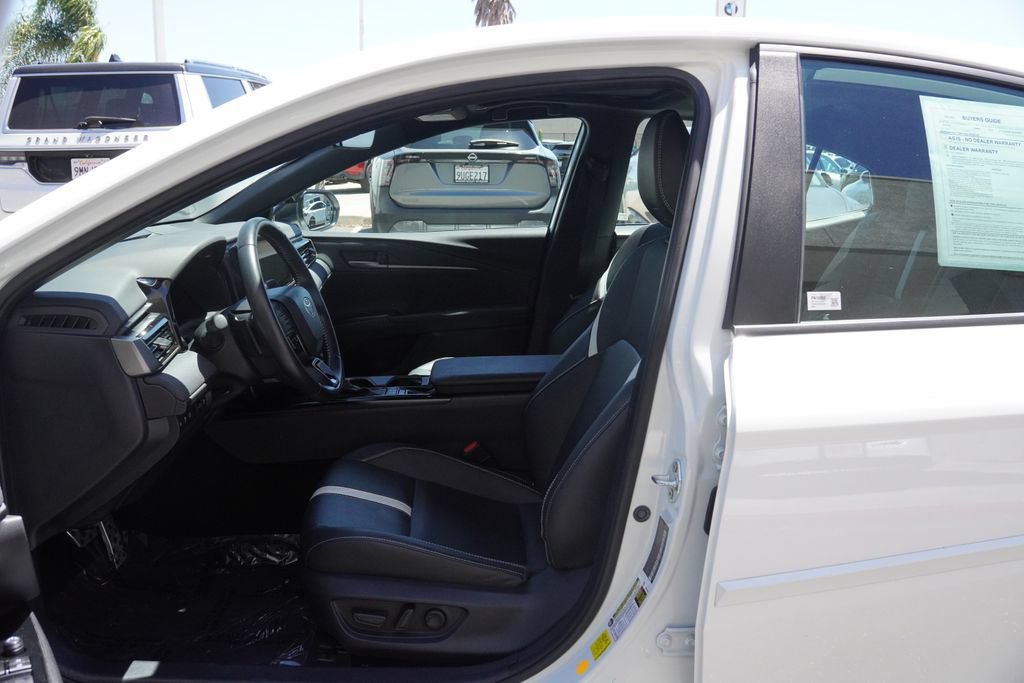 Used 2025 Toyota Camry SE w/ Multimedia Upgrade Package FWD image 31