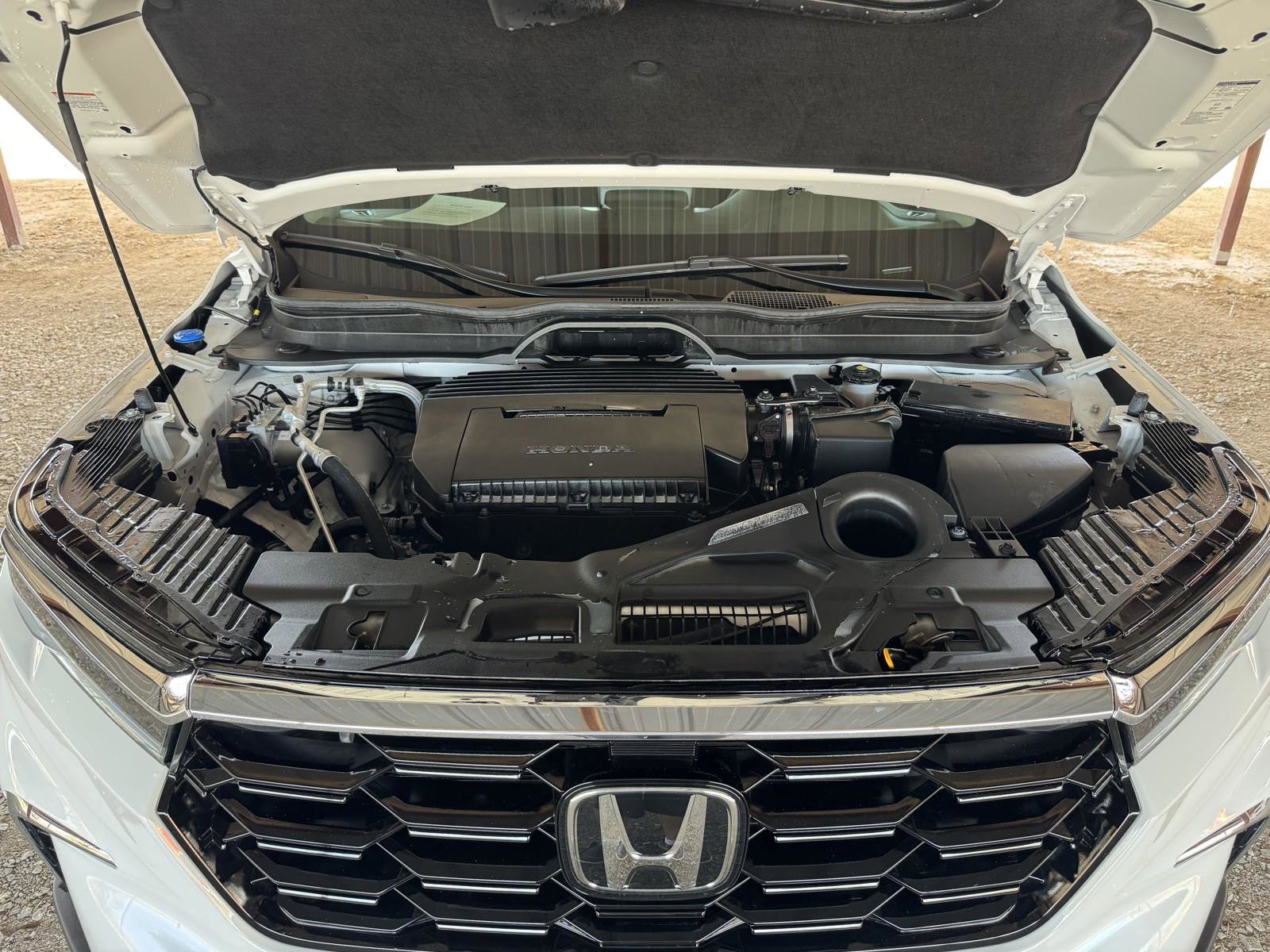 Used 2025 Honda Pilot Touring image 42