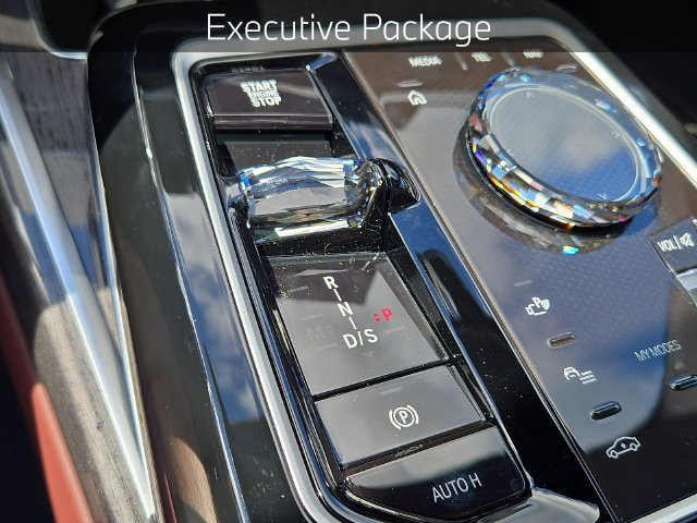 New 2026 BMW 750e xDrive w/ Executive Package AWD/4WD image 7