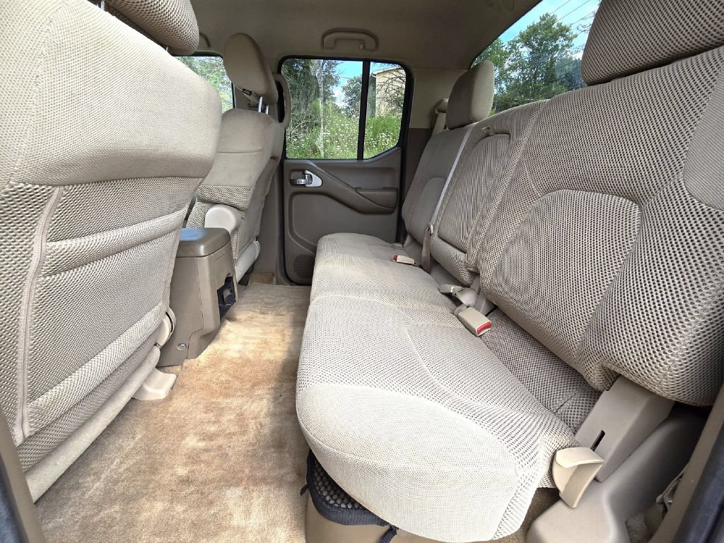 Used 2005 Nissan Frontier SE w/ (P01) Power Pkg AWD/4WD image 14