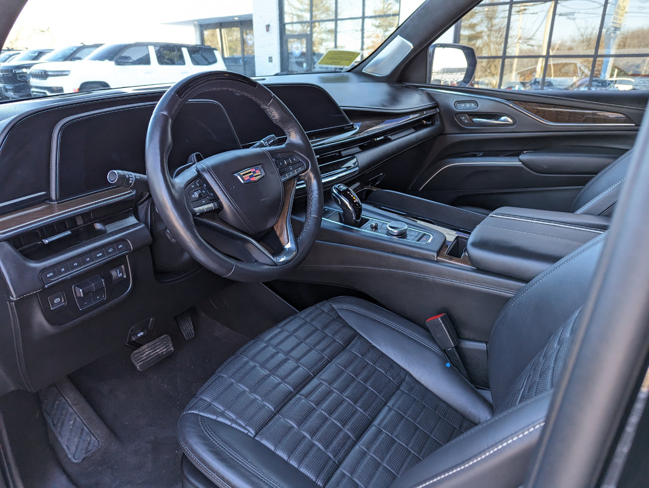 Used 2023 Cadillac Escalade Sport Platinum w/ LPO, ONYX Package image 3