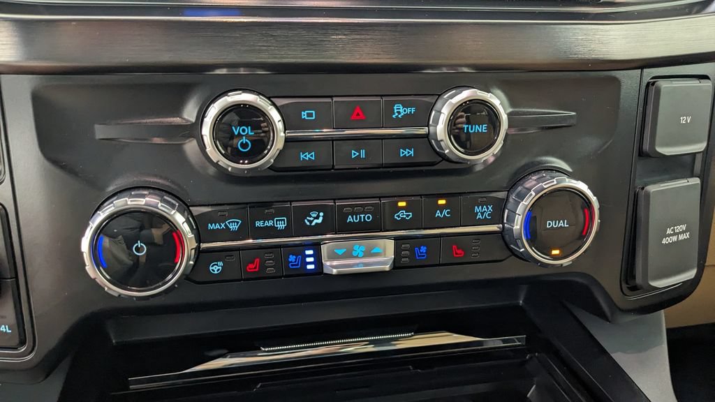 Certified 2026 Ford F350 Lariat w/ Tremor Off-Road Package AWD/4WD image 29