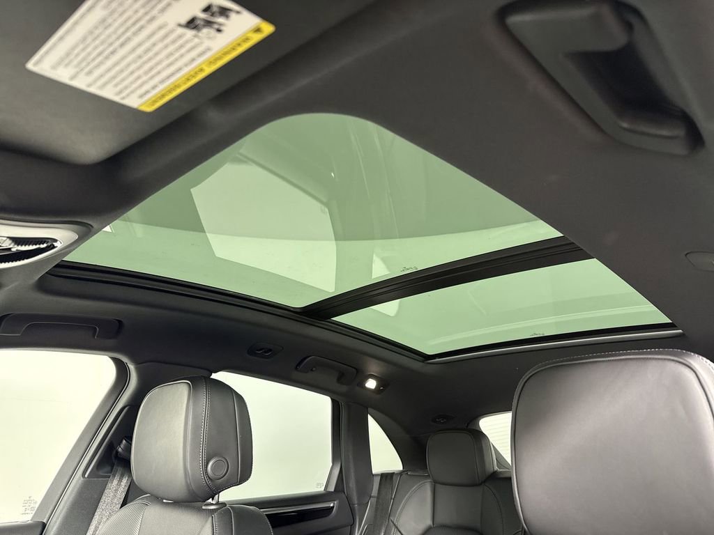 Certified 2025 Porsche Macan image 42