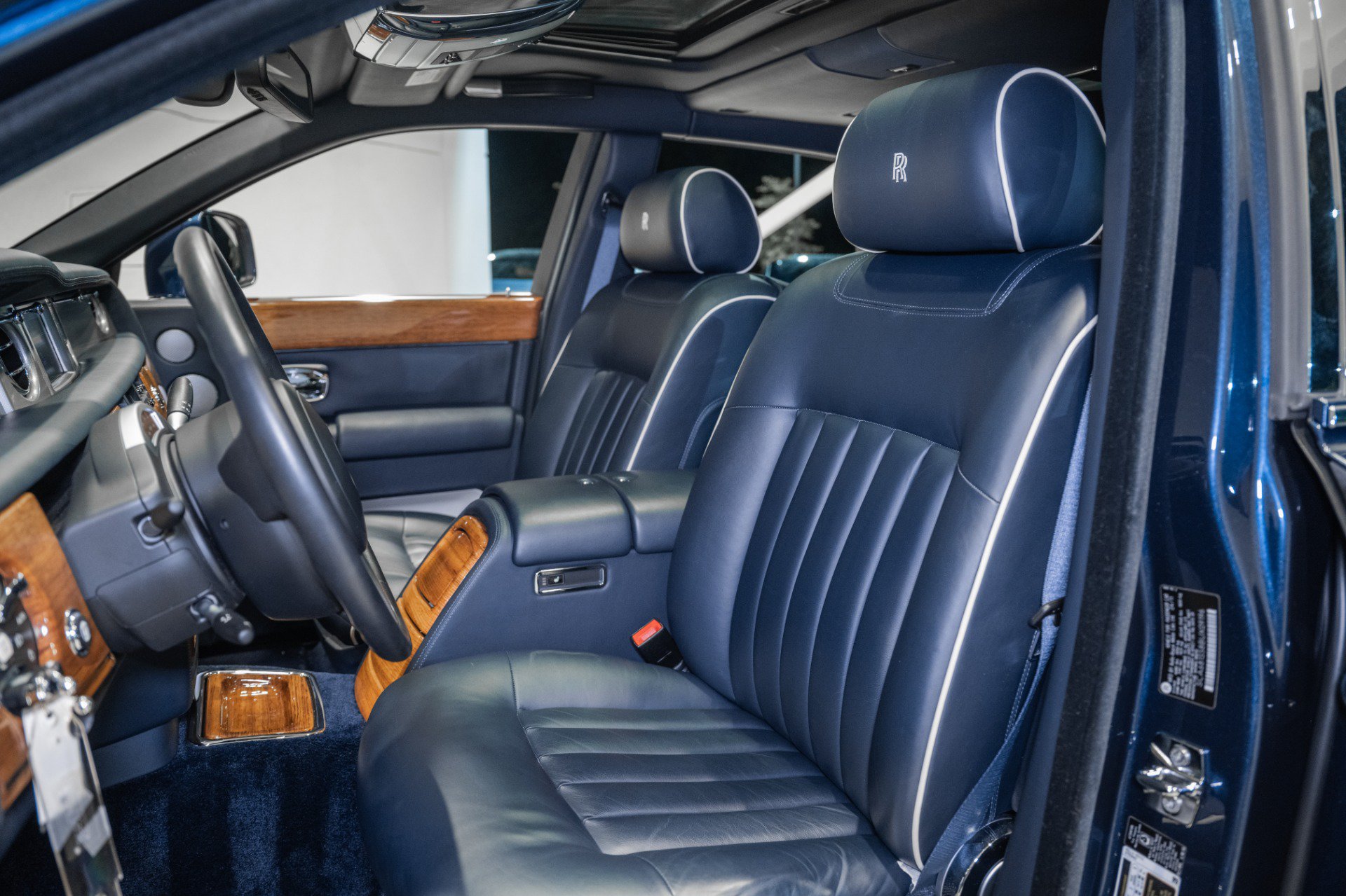Used 2011 Rolls-Royce Phantom Sedan RWD image 31