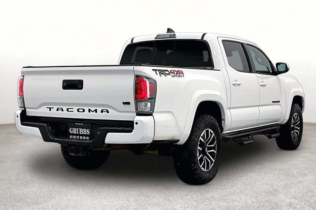 Used 2020 Toyota Tacoma TRD Sport w/ Technology Package AWD/4WD image 2