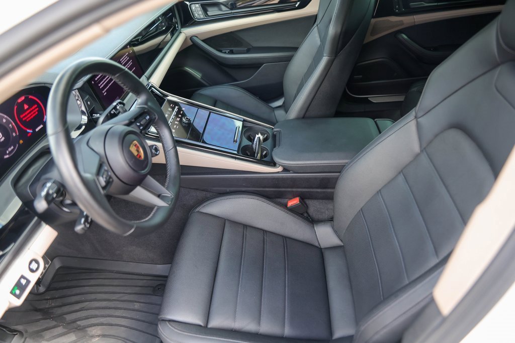 Used 2024 Porsche Panamera image 9