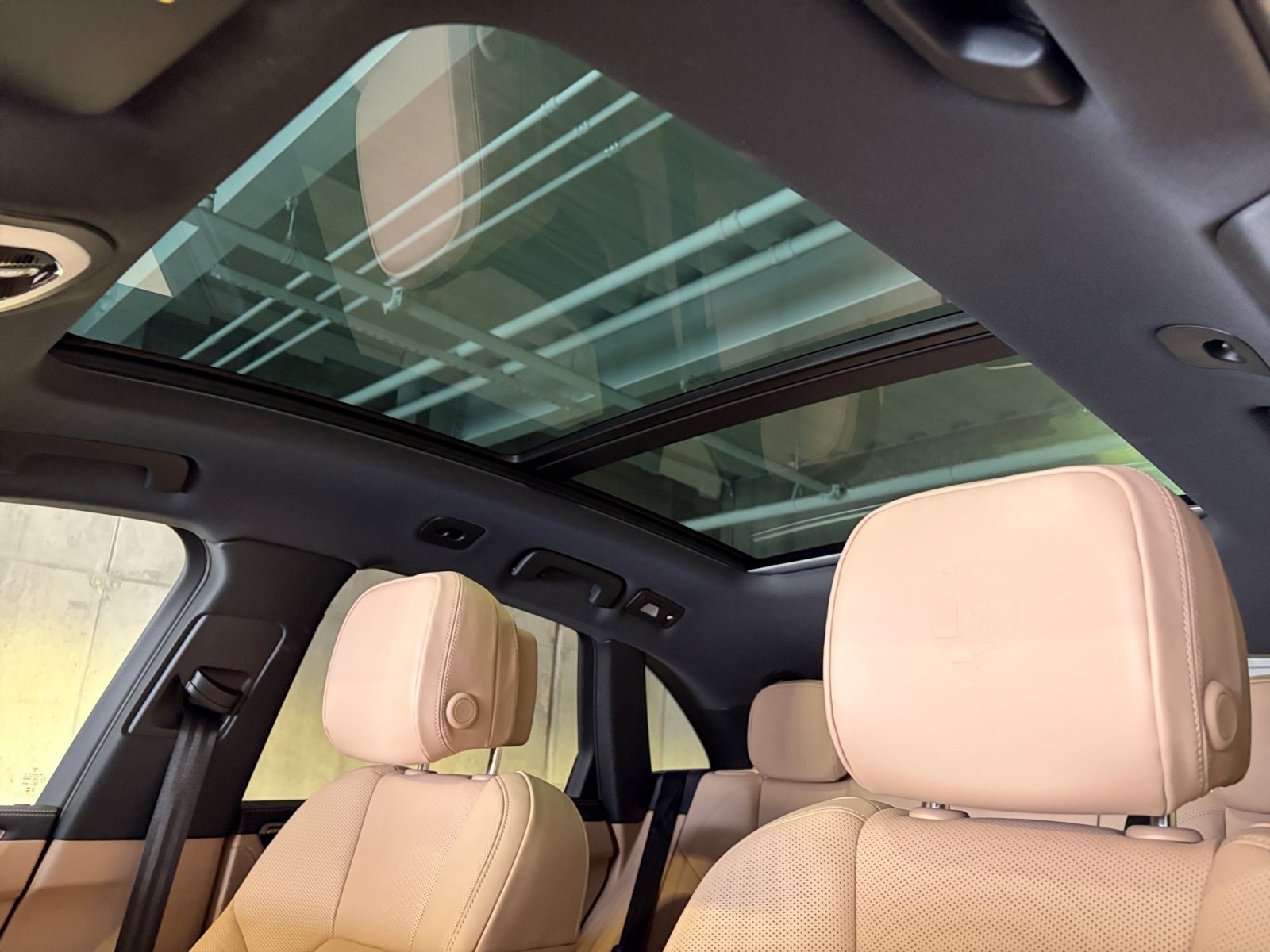 Certified 2023 Porsche Macan Turbo AWD/4WD image 42