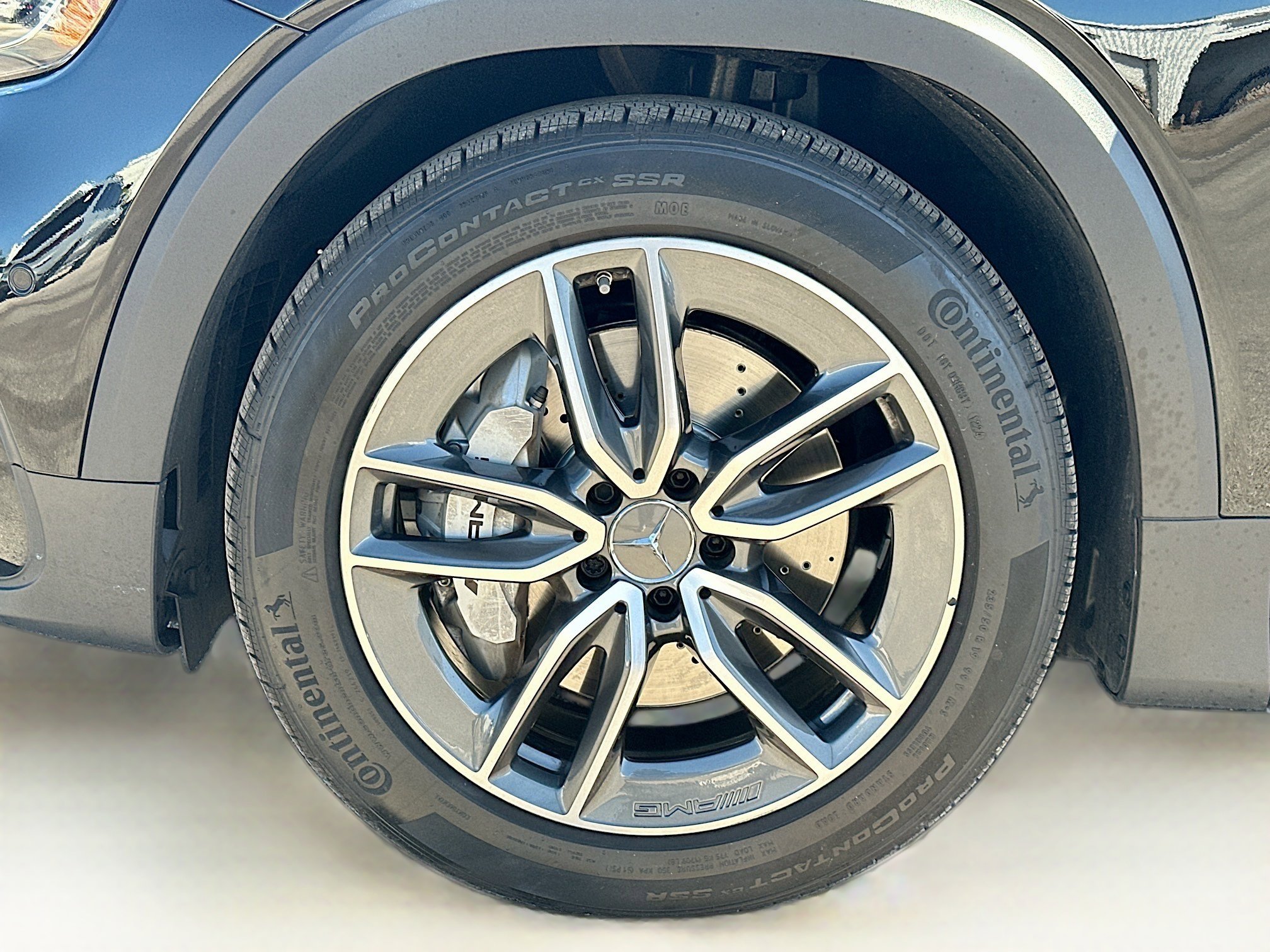 Used 2025 Mercedes-Benz GLB 35 AMG 4MATIC image 30