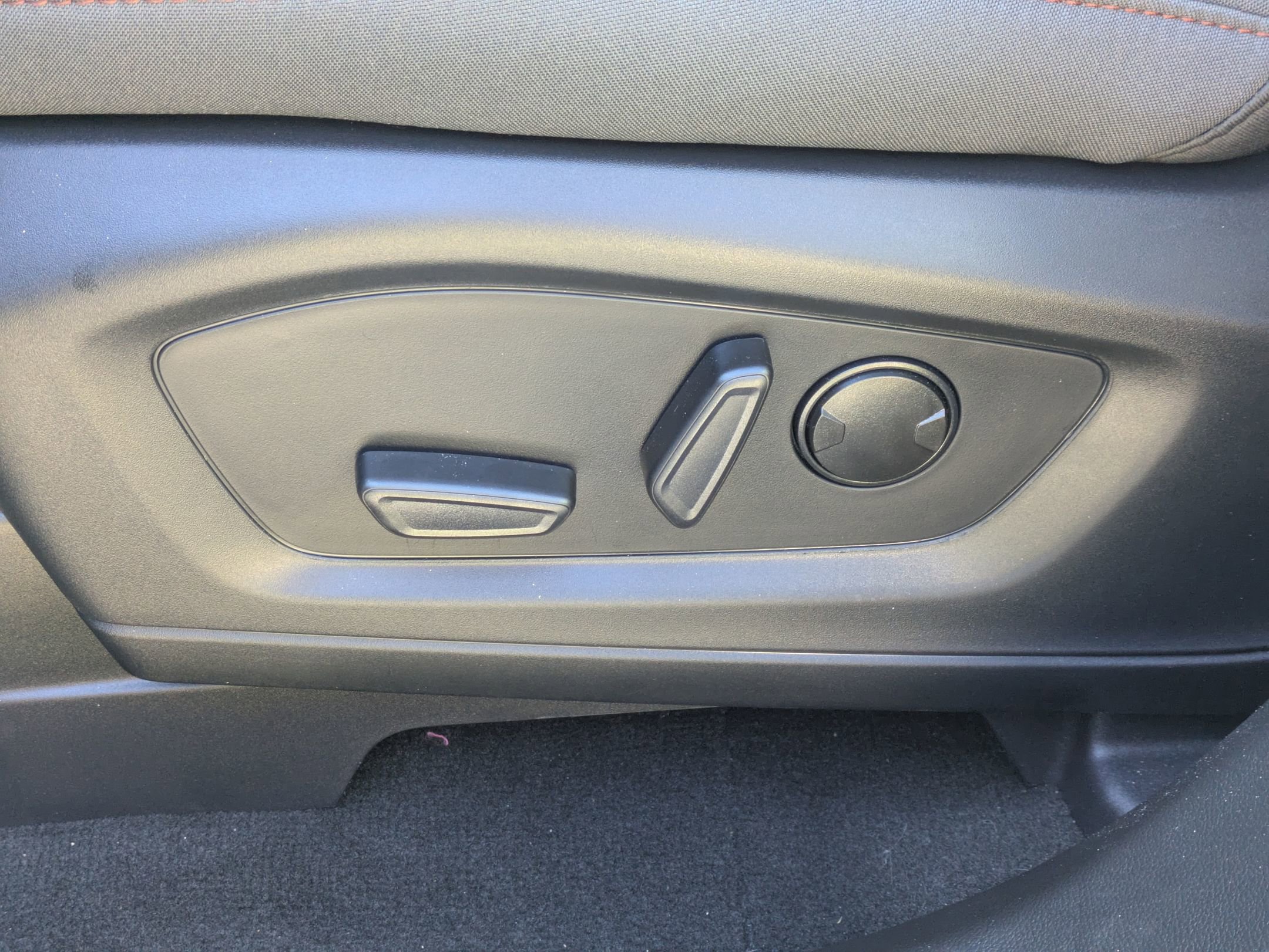 Certified 2025 Ford Explorer Active image 15