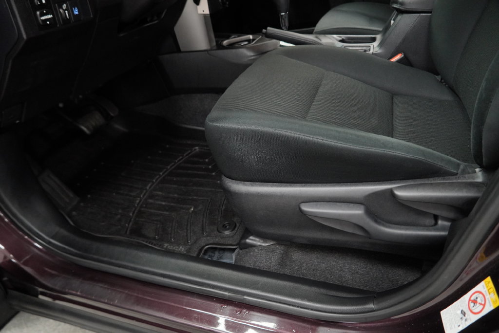 Used 2017 Toyota RAV4 LE w/ All Weather Liner Package FWD image 31