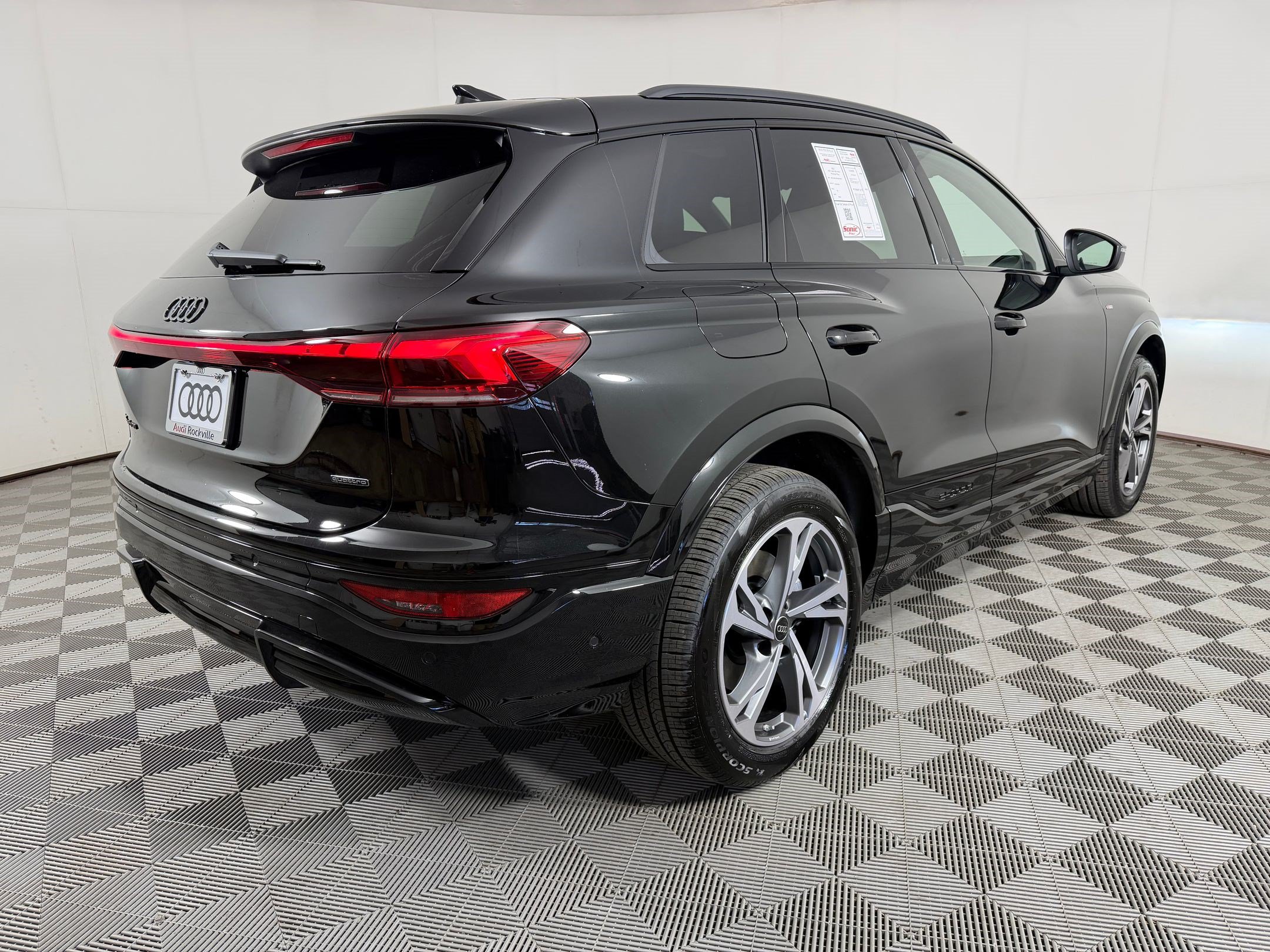 New 2027 Audi Q6 e-tron Premium Plus AWD/4WD image 9