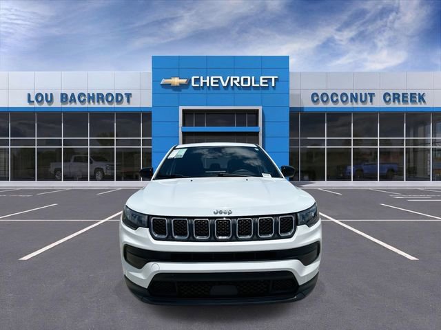 Used 2023 Jeep Compass Sport AWD/4WD image 3