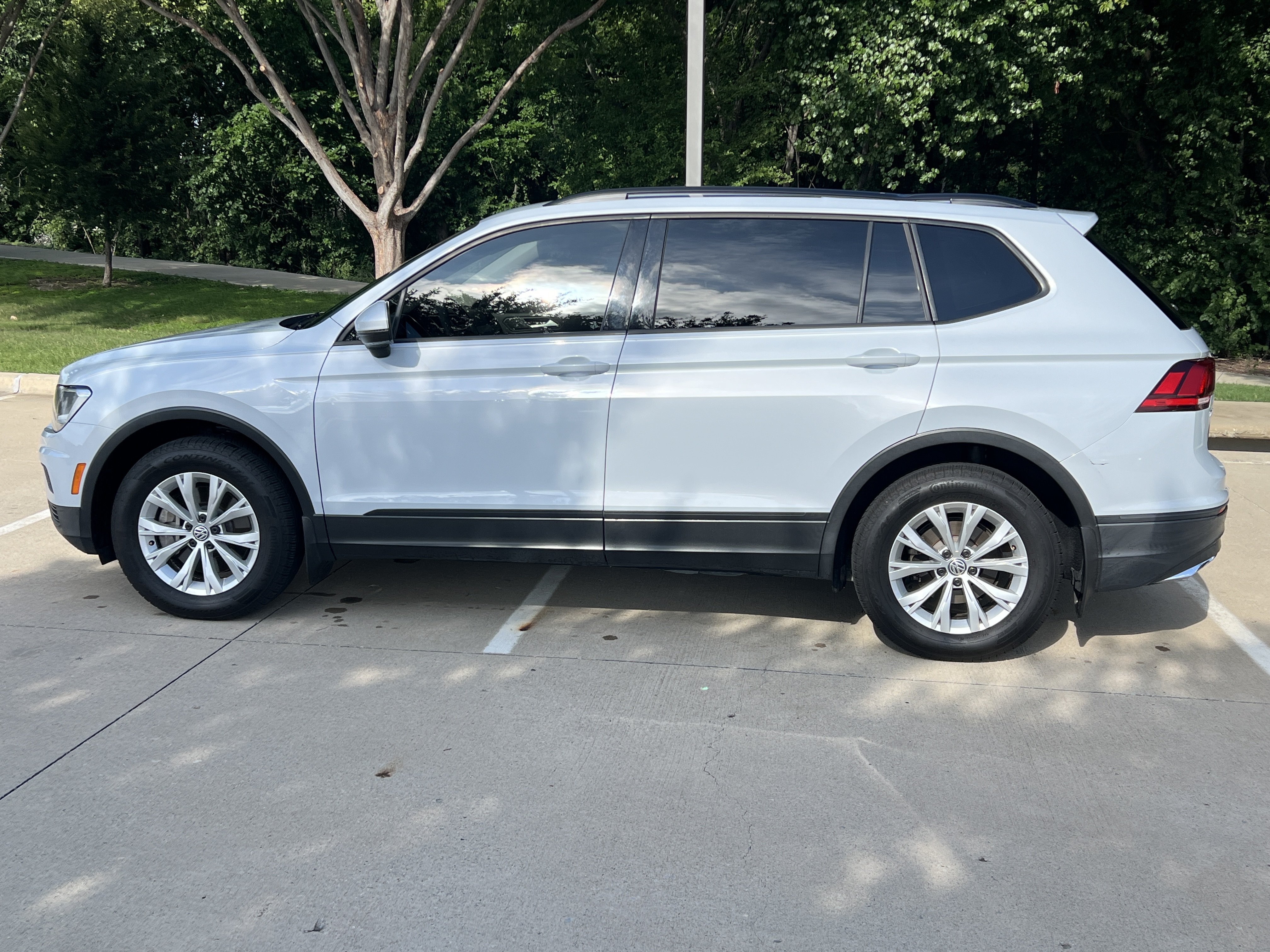 Used 2019 Volkswagen Tiguan S FWD image 5