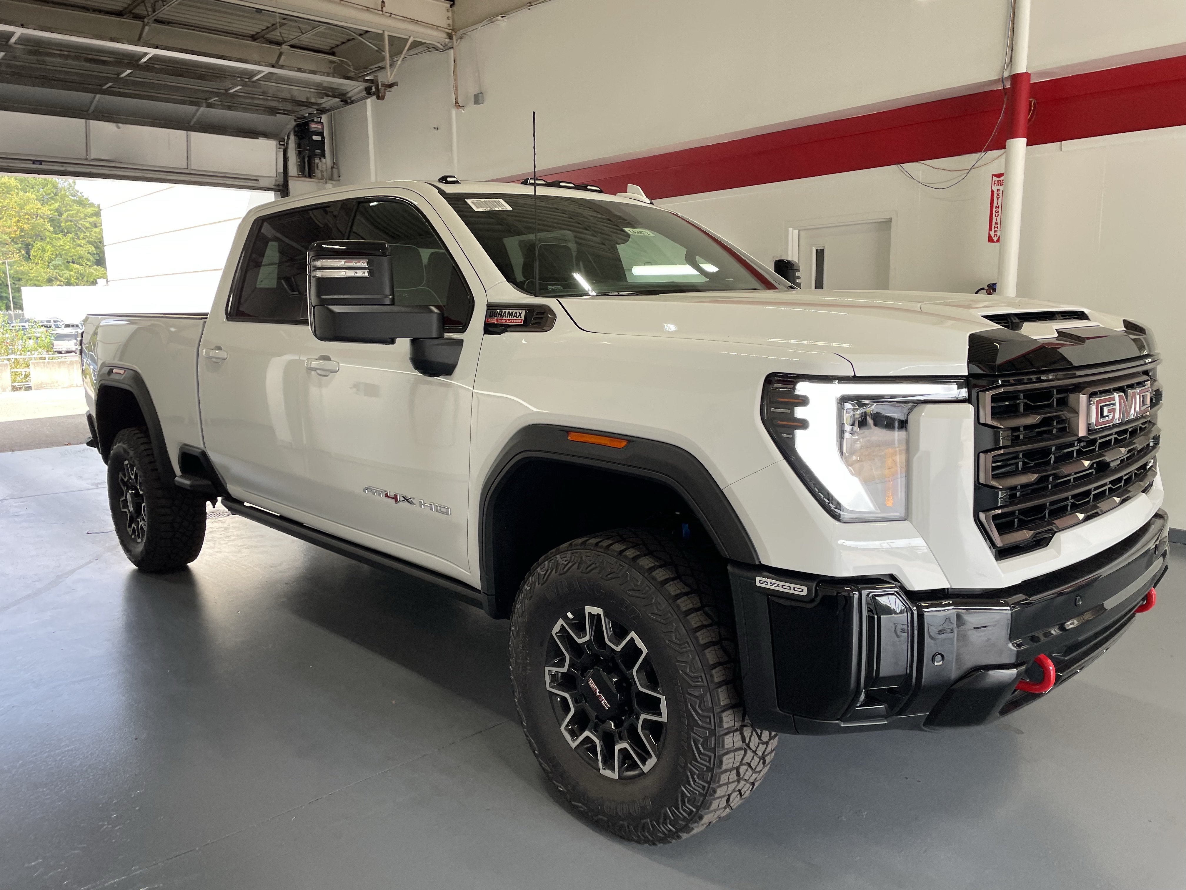 New 2026 GMC Sierra 2500 AT4X w/ LPO, Black Badging Package AWD/4WD image 3