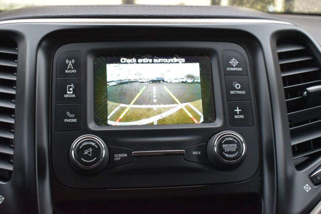 Used 2016 Jeep Cherokee Sport image 27