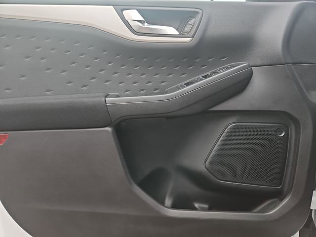 Used 2020 Ford Escape SE image 22