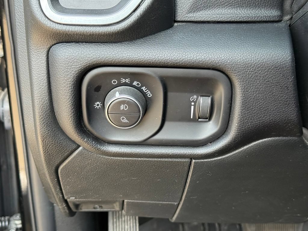 Used 2024 RAM 3500 Big Horn w/ Night Edition AWD/4WD image 20