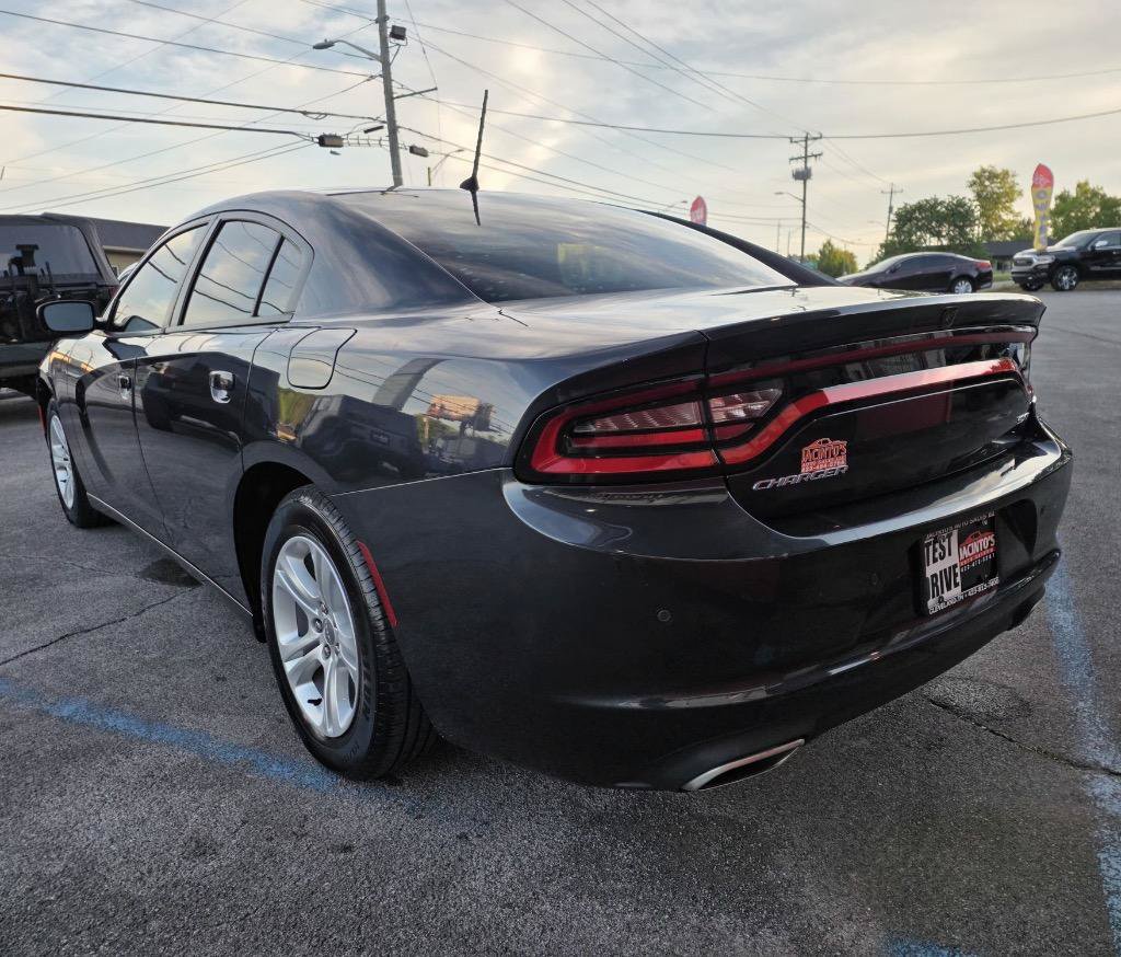Used 2018 Dodge Charger SXT RWD image 7