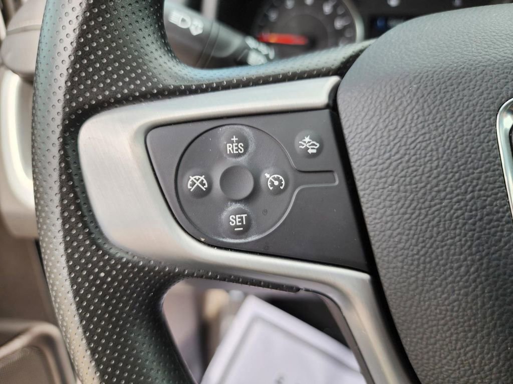Used 2024 GMC Terrain SLE image 13
