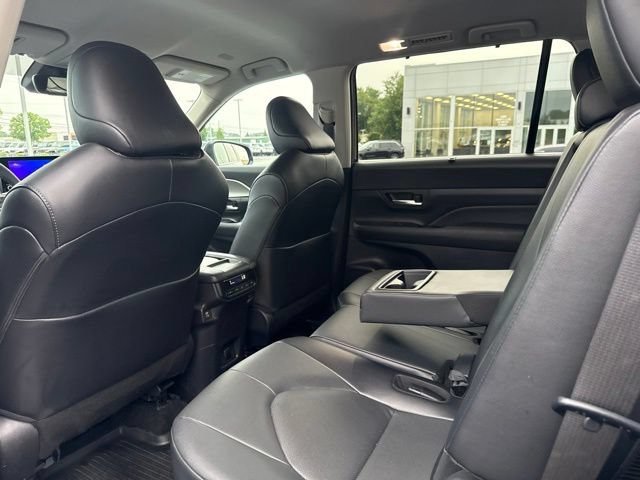 Certified 2024 Toyota Grand Highlander AWD image 35