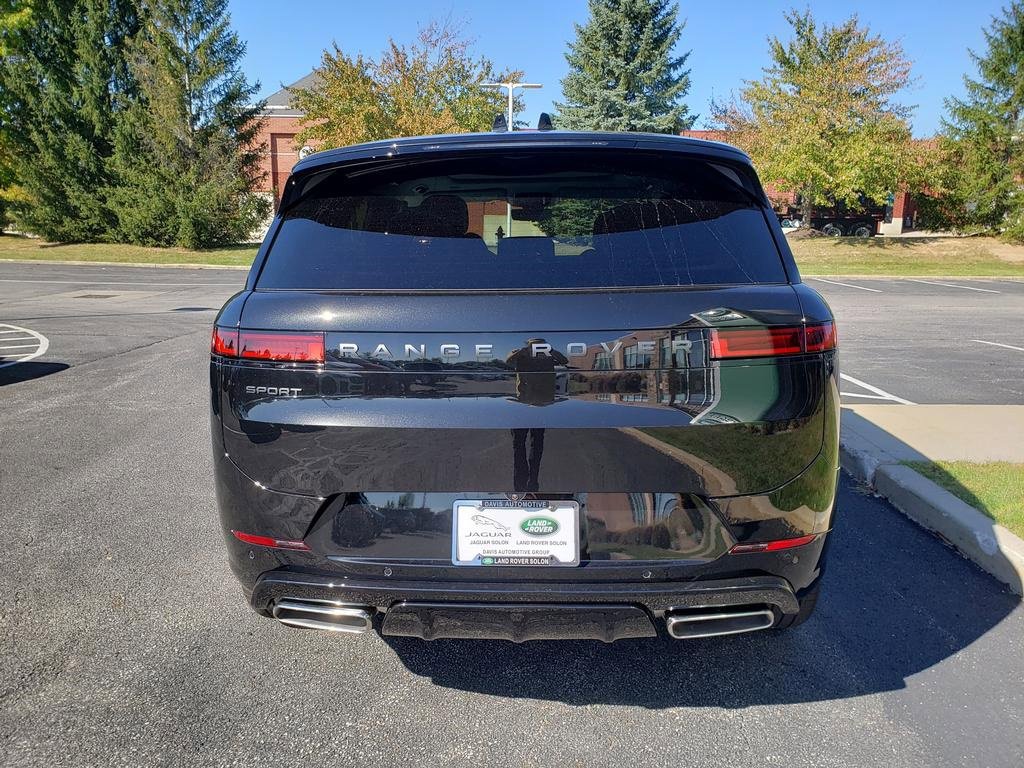 New 2025 Land Rover Range Rover Sport Dynamic SE image 6